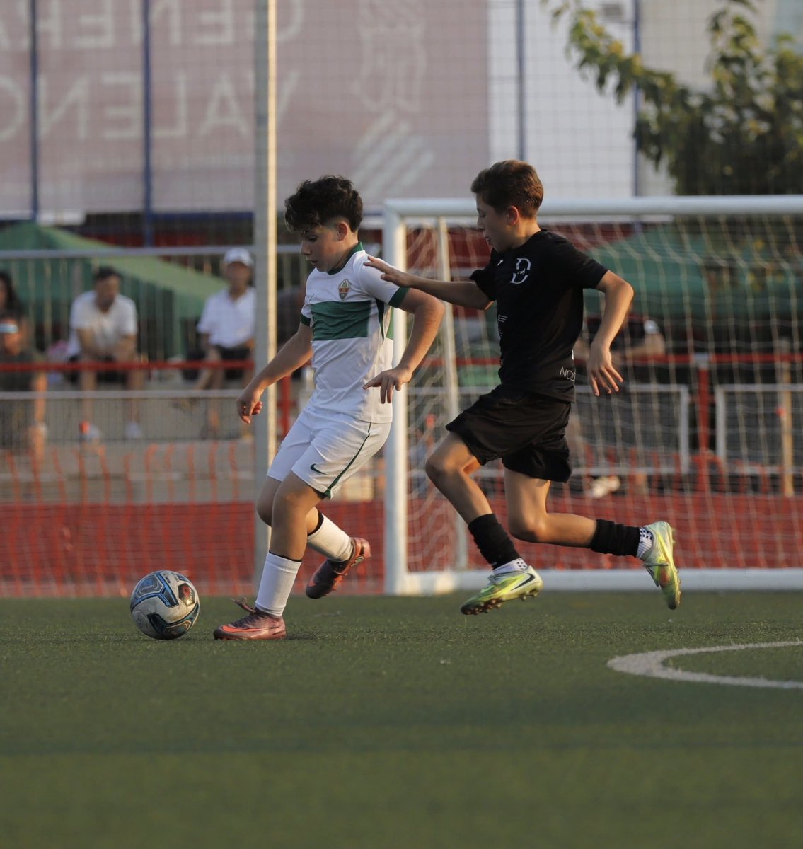 futbolbaseECF's tweet photo. 𝐀𝐥𝐞𝐯𝐢́𝐧 𝐀 | Primer día de competición en el Élite Oro del @Cotif 🤩

Los nuestros cayeron por 1-2 ante D-Academy y vencieron por 0-1 a Interfutur Performance

Esta noche volverán a la acción frente a Master Academy y Bas3fut 🔜 https://t.co/Gqc1INrDVc