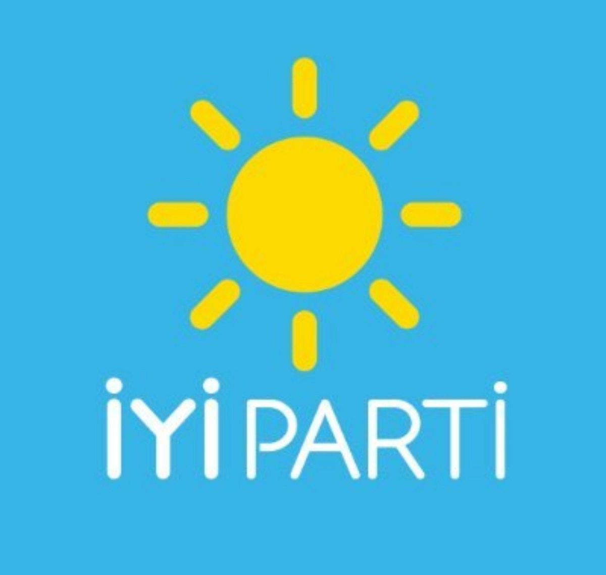 ulkucuhareketr's tweet photo. Özgür Özel'in kendi çapında yaptığı en mantıklı siyasi hamle neydi diye sorarsanız; Zafer Partisi ve İyi Parti'nin ısrarlı şekilde yaptığı ittifak çağrısına olumlu yanıt vermeyişidir.

Çünkü biliyor ki bu iki parti toplamının barajı geçecek oyları bile yok.

Seçimlerde mecburen kendisini destekleyecekler. Neden boş yere bakanlık vereyim ki diyor.

Bunun yerine DEM parti ile ayrılamayız açıklaması yapıyor sürekli. Çünkü DEM Parti'nin oy sayısını daha çok önemsiyor.

Kendi adına çok ince bir siyaset..