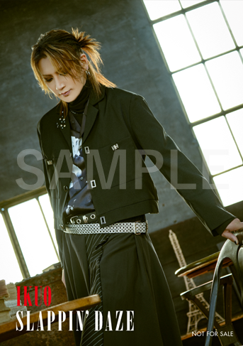 KINGRECORDStore's tweet photo. +++————————+++ 　　　 
 IKUO　 
ニューアルバム『SLAPPIN' DAZE』 
本日発売 💿
+++————————+++ 
 
今作のコンセプトはズバリ全編スラップ 
通算3枚目のソロアルバム🎸

特典：ブロマイド

購入は👇
【初回限定盤】 
https://t.co/m7hpDDUU98  
【通常盤】 
https://t.co/UyfFOBgfCW

@IKUObass190 https://t.co/fy1Ekwe2Ym