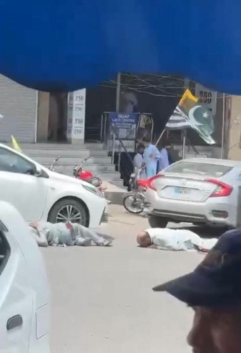 FreeKashmiris's tweet photo. @eucopresident @JFCautainEU @EU_Health @Benson_EU @Ansip_EU @EU_ENV @EUCouncilTVNews @eucopresident @euclarice @EUCouncilPress @EUCouncil @UNWebTV @UN_News_Centre @UN_Spokesperson @UNHumanRights @UN_HRC @IntlCrimCourt  @CIJ_ICJ Killing of Kashmiris by #Pakistani forces #mirpur https://t.co/ALQRTC72CL