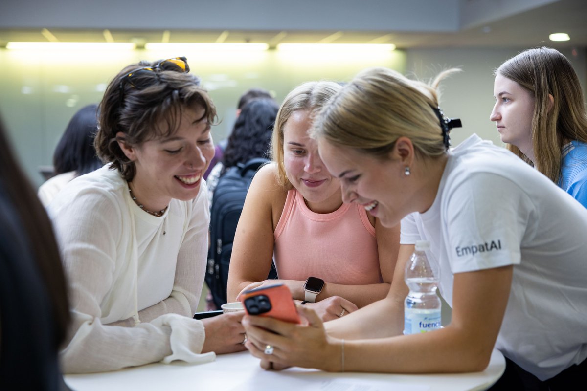 La_UPM's tweet photo. Si el año que viene empizas a estudiar con nosotros, estás son las fechas de las jornadas de bienvenida de nuestros centros. 
¡No te pierdas la tuya! ¡Te esperamos!
📆https://t.co/s2vhgw4vfa

#somosUPM #nuevosestudiantes https://t.co/B8qdnVtq0P