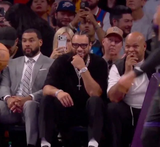DC_Sports_PA's tweet photo. @GrantPaulsen Dillon Brooks courtside vibes https://t.co/DpDY8gr1tE