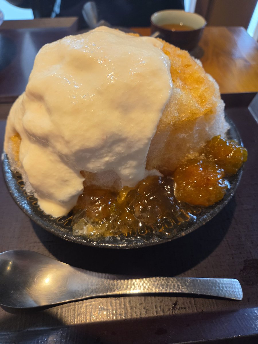 Ku6_VR's tweet photo. かき氷食べてちいかわ観てしゃぶしゃぶ食べた！かき氷は独特な味がしました。 https://t.co/fcsyEDLvVS