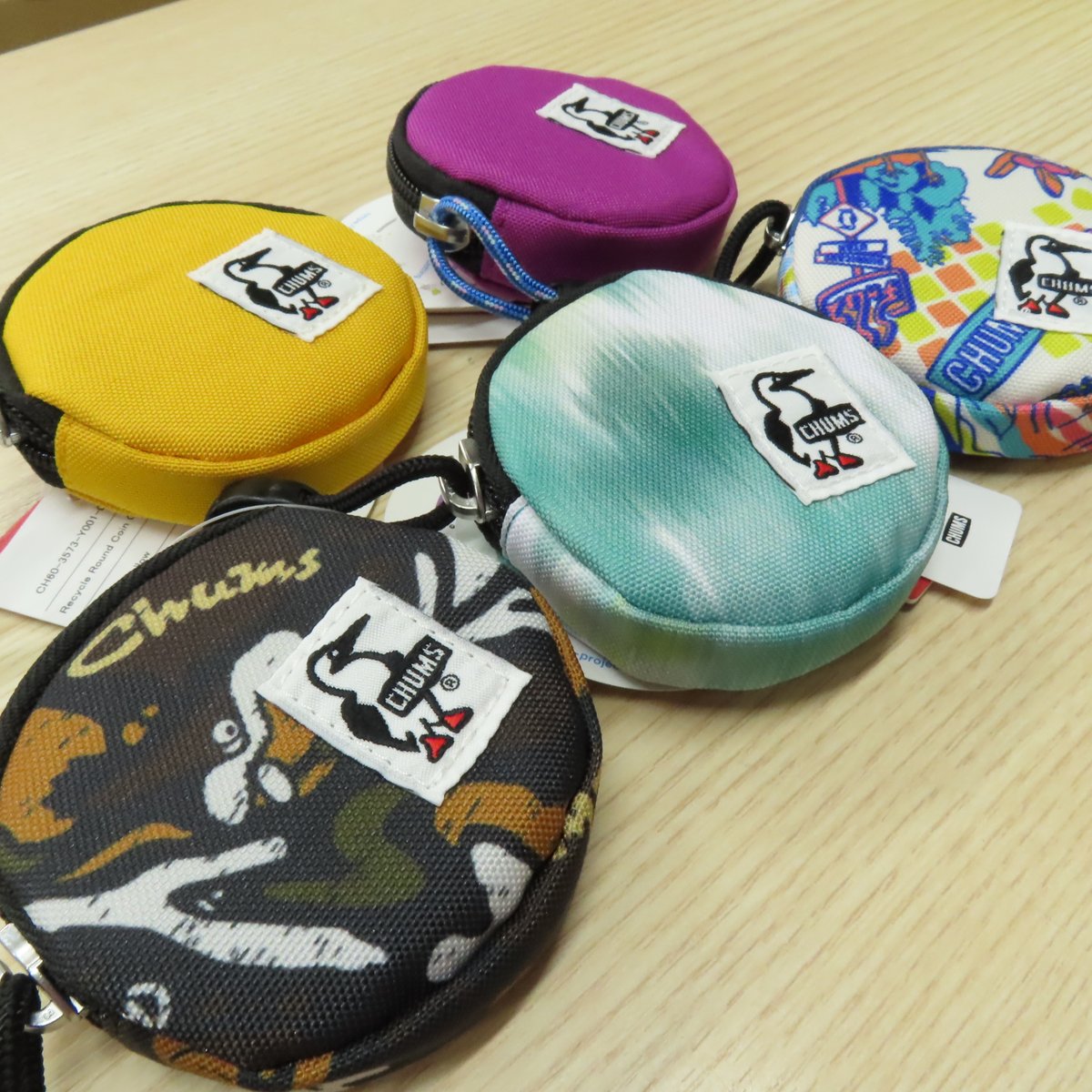blueground_jp's tweet photo. 丸い形がかわいい、チャムスのコインケースです
新しいプリント柄もポップでおしゃれです
#チャムス #CHUMS

https://t.co/9o5NpT2N8Y https://t.co/STRjOj4q5N