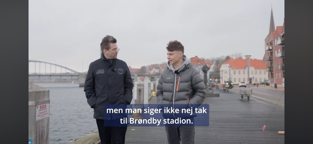 augustnygaard_'s tweet photo. Bolden er på din banehalvdel Ohnesorge #brøndby https://t.co/kjkPumrVNC