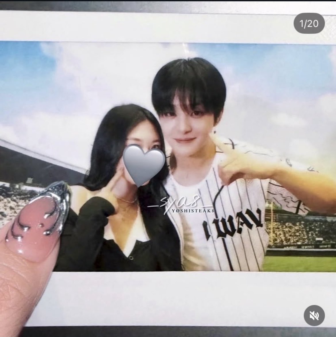 aracisoyo's tweet photo. Fangirling pake duit rakyat wallahi we're so fooled.
Btw dia selama ini kalau upload di acc fangirlingnya, mukanya selalu diblur dan ditutupin sticker/masker, ternyata biar orang gatau kalau dia ngefangirl pake duit korup🤑

2024 dia sempet vakum ngefangirl karena nyaleg DPR tapi ga kepilih.

Foto terakhir adalah foto di first acc IGnya.