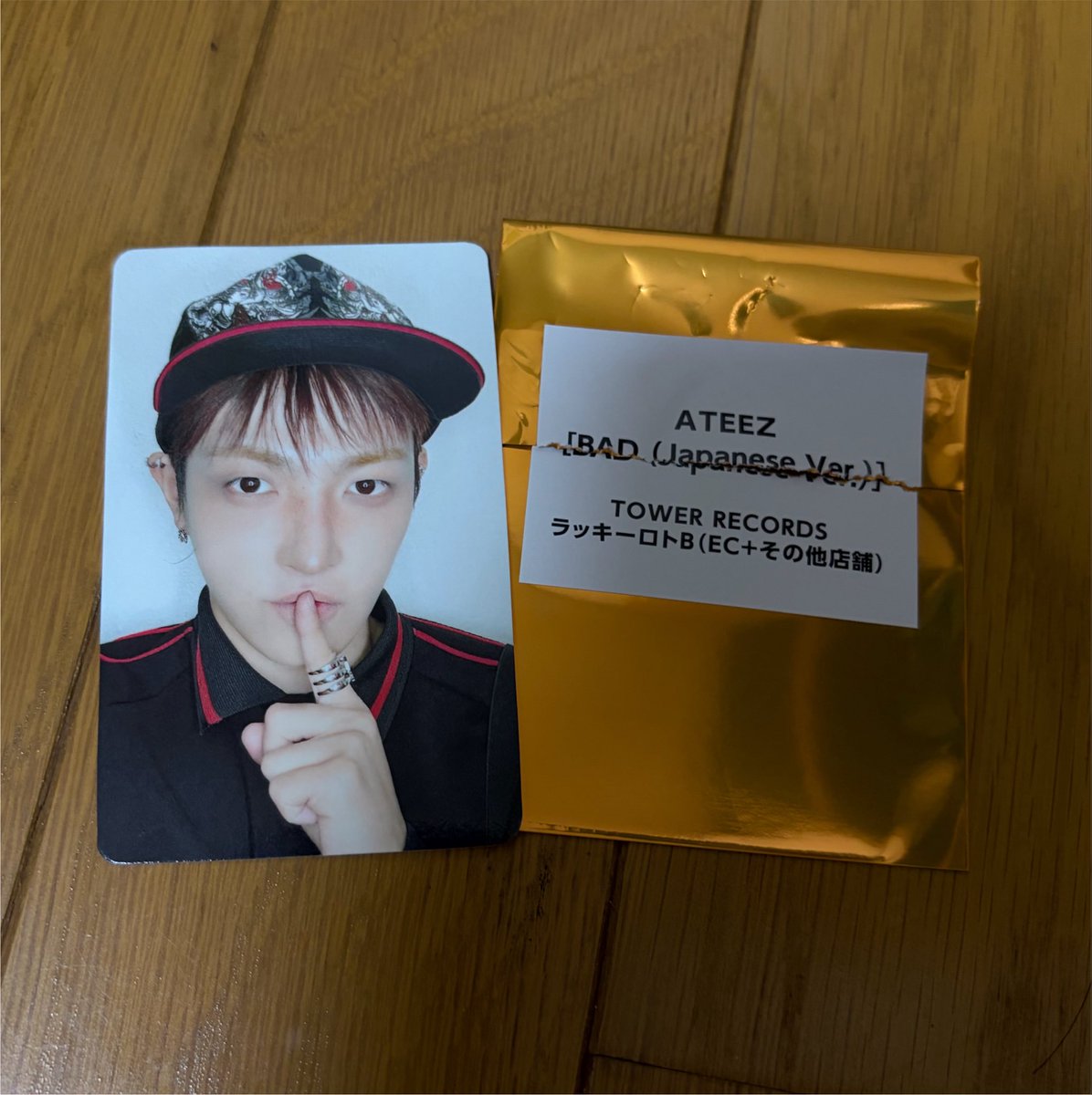 atinyy3's tweet photo. ATEEZ BAD (Japanese ver.)タワレコ ラキロトトレカ 交換

譲：ホンジュン
求：ジョンホ

7/29渋谷タワレコトークショー、ペンミ3日間での手渡し、または郵送での交換🙆‍♀️ https://t.co/RUyyAiFCa6