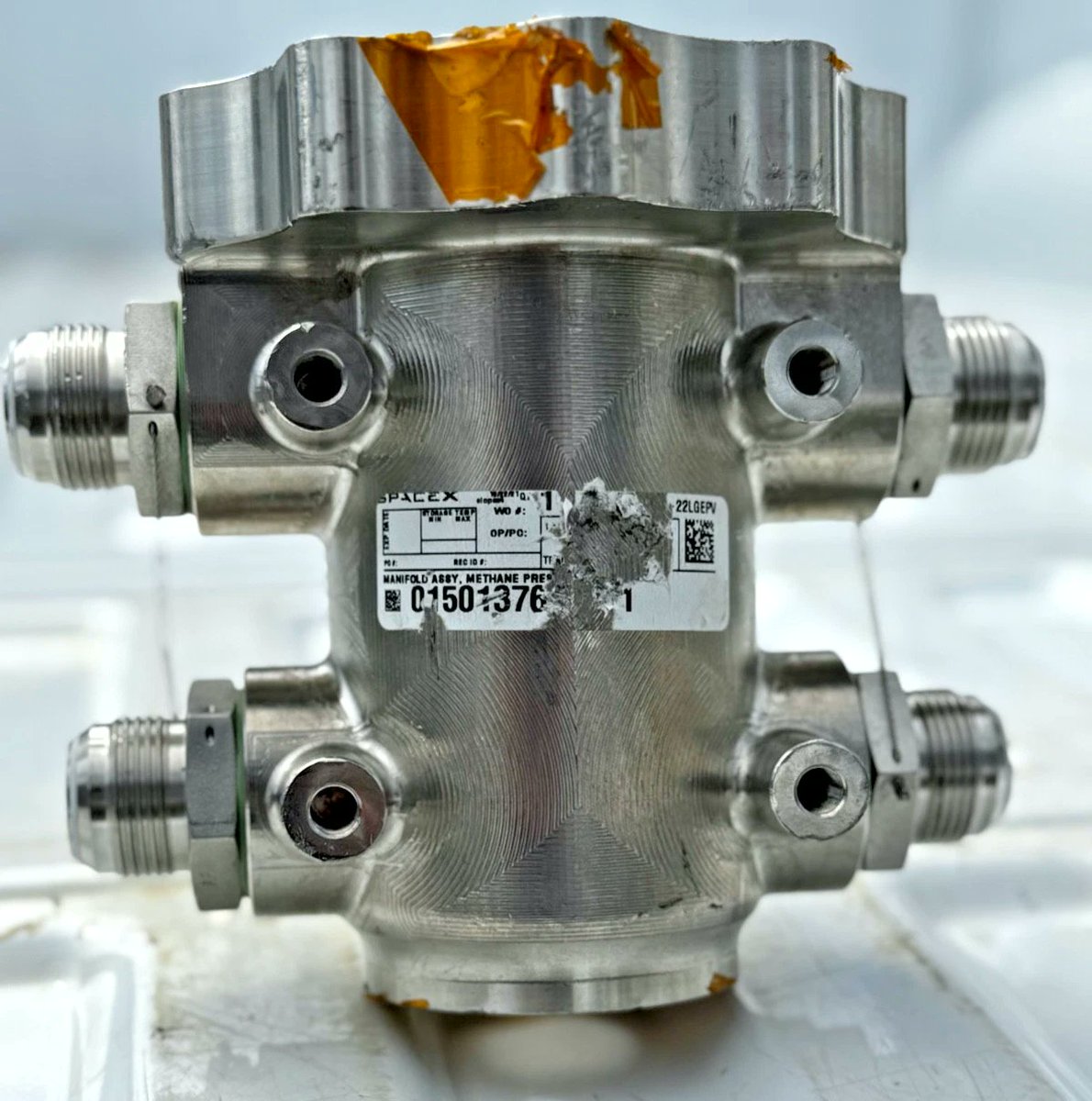 Dirg_rocketdyne's tweet photo. 多分本物なんだろうけど、出所が不明で怪しすぎる。

SpaceX Hardware, Raptor Engine Manifold Assy, Flight Spare

https://t.co/y25wTw9k9c https://t.co/ucXKPSVHHx