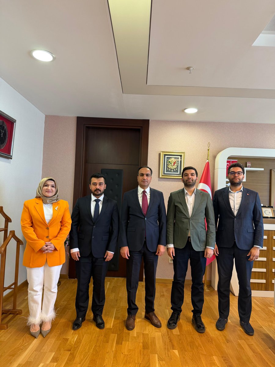 Avmhyucel's tweet photo. Hukukçular Derneği Gaziantep İl Temsilciliği olarak Gaziantep Bölge Adliye Mahkemesi Başkanı Sn. Sinan SÜRMELİOĞLU’na nezaket ziyaretinde bulunduk. Genel merkezimizin ve temsilciliğimizin faaliyetleri hakkında bilgilendirmede bulunduk. Nazik kabulü için teşekkür eder, yeni görevinde başarılar dileriz.
