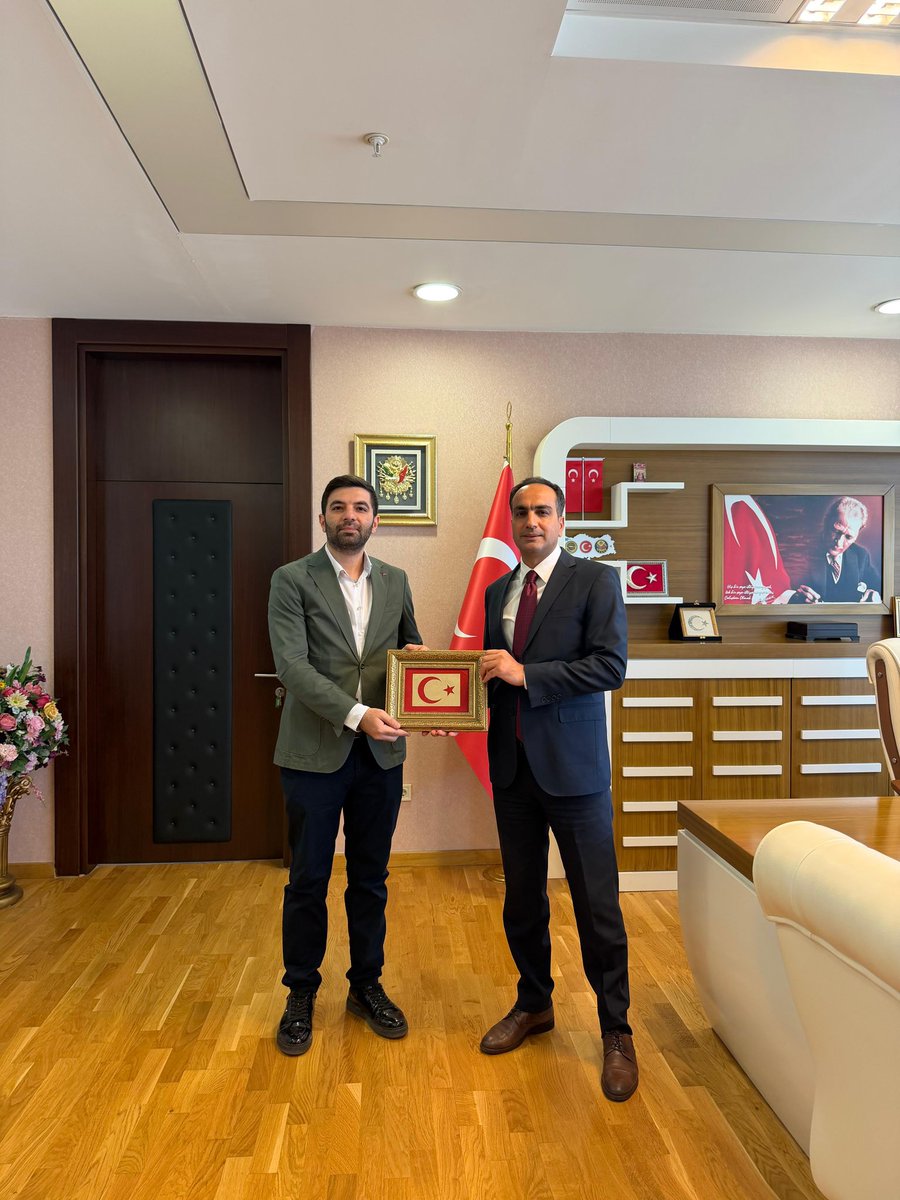 Avmhyucel's tweet photo. Hukukçular Derneği Gaziantep İl Temsilciliği olarak Gaziantep Bölge Adliye Mahkemesi Başkanı Sn. Sinan SÜRMELİOĞLU’na nezaket ziyaretinde bulunduk. Genel merkezimizin ve temsilciliğimizin faaliyetleri hakkında bilgilendirmede bulunduk. Nazik kabulü için teşekkür eder, yeni görevinde başarılar dileriz.