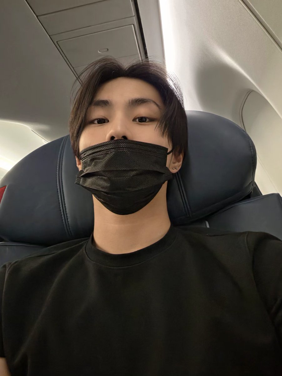 enhypenweverse's tweet photo. [ #정원’s DM ] 260728

🐈: [Picture] 
🐈: On the airplane
🐈: I don't know when I took this
🐈: I'm sort of staring like something's pathetic 
🐈: Kekekekekeke
🐈: The thing is
🐈: Doing cardio at night
🐈: Makes you unable to sleep
🐈: But if I did cardio in the morning I wouldn't be able to wake up 
🐈: Give me a morning call tomorrow ENGENE
🐈: Hum
🐈: When ENGENEs wake up
🐈: Make sure to leave a dm~ 
🐈: I'm going to sleep
🐈: Kekekeke

@ENHYPEN_members @ENHYPEN #ENHYPEN #엔하이픈 #JUNGWON