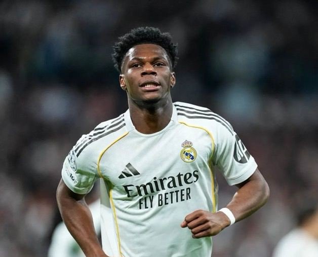 StretfordEndT_'s tweet photo. 🚨💣Real Madrid have OFFERED Tchouameni to Manchester United.

The French MIDFIELDER wants to play for UNITED. 🇫🇷

[@Marca_Spain] https://t.co/r5jz29CbVG
