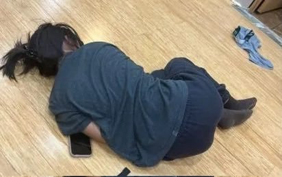 Vesper_2005's tweet photo. Period cramps hurt So bad so you hit this pose. https://t.co/PslzG8IldC