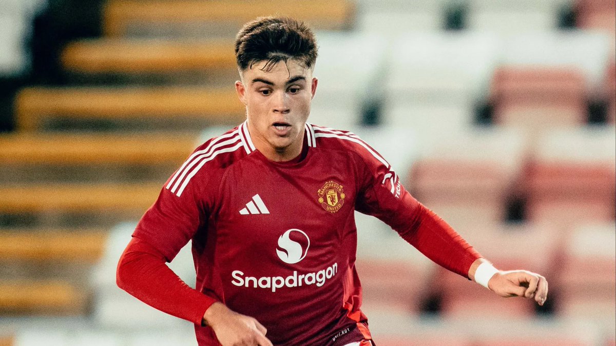 AliceTalksFooty's tweet photo. Highly doubt Carrick wants Amass sold unless he’s been promised a new LB. This has INEOS all over it: sell the youth because it’s pure profit.

Ratcliffe was willing to sell Mainoo for £40m and couldn’t wait to get rid of Garnacho and Rashford.

Selling Garnacho/Rashford made sense at the time, but £40m for Mainoo, £40m for Garnacho when Chelsea paid £55m for Gittens, and £26m for Rashford in THIS LW market?

INEOS would happily do a Chelsea and sell off our academy stars on the cheap because it’s pure profit.

Worst part is we don't even sell well like Chelsea or City. 
£6m for Amass is a joke. 
£15m for Dean Henderson and James Garner.
£6m for Alvaro

I bet we let Vitek leave for peanuts as well.