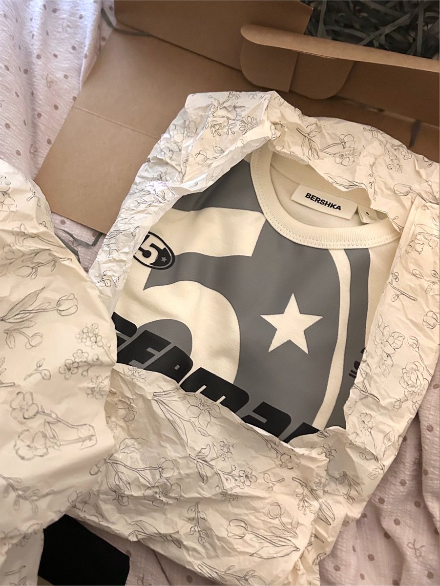 Rinxrew's tweet photo. made this gift with sm love♡ https://t.co/7niOwVgLZv