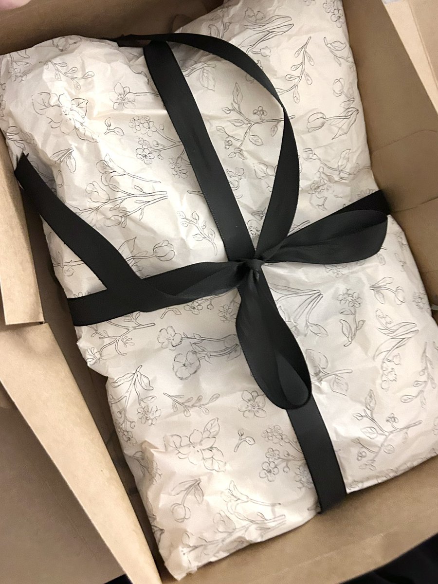 Rinxrew's tweet photo. made this gift with sm love♡ https://t.co/7niOwVgLZv
