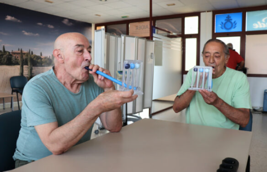 somos_pacientes's tweet photo. El calor extremo agrava el asma, la EPOC y las bronquiectasias, según @separpacientes 

Las olas de calor incrementan un 18% el riesgo de acudir a urgencias por una exacerbación 

https://t.co/TJN3rwd6mq https://t.co/Pn0F8SYVsZ