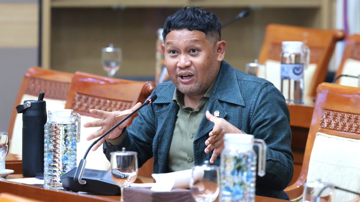 DPR_RI's tweet photo. Polri Harus Usut Tuntas Kasus Kasat Narkoba Tangsel, Tidak Cukup Kena Sanksi Etik
https://t.co/JuGGkkNXud https://t.co/KnPFB0hkh0