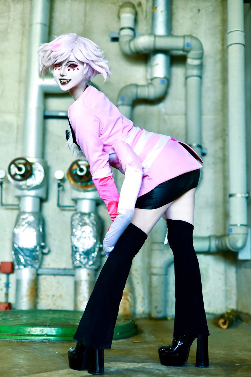 suzu_Cosplay's tweet photo. ⚠︎Cosplay

 hzbn  /  🕷

＿＿＿＿＿＿＿＿＿＿＿＿＿＿＿＿

             This body is flawless! 
＿＿＿＿＿＿＿＿＿＿＿＿＿＿＿＿

#hazbinhotelcosplay
#angeldustcosplay
#アコスタみずほPayPayドーム福岡 https://t.co/JsAzF8LILt