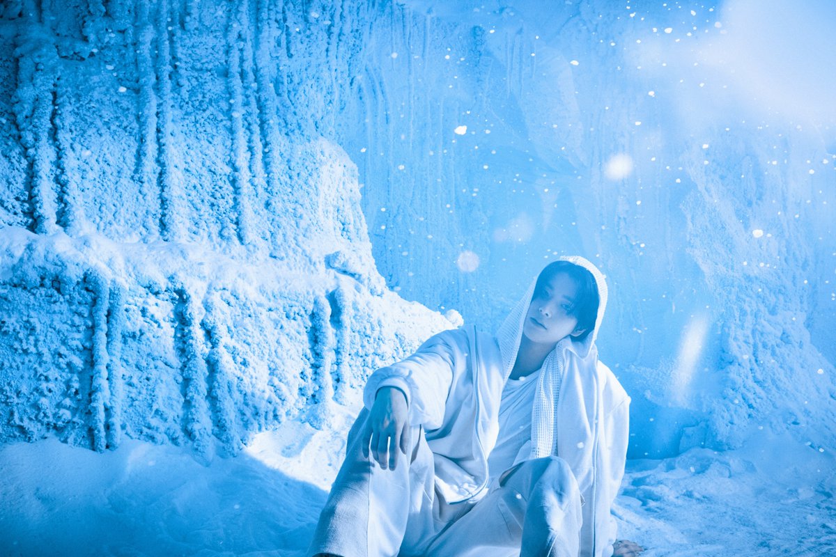stonerhee's tweet photo. this mysterious winter wonderland heejake https://t.co/ojG0xF2ExM
