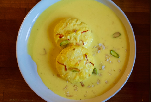 PenduProfessor's tweet photo. Which is your #1 Indian mithai out of these four? 😋
1. Ras Malai
2. Mysore Pak
3. Kaju Katli
4. Jalebi
I know many of you won't find your favourite mithai here. Unfortunately, X allows only four pictures, so I had to stop at four. If your favourite is missing, do write its name in the comments.