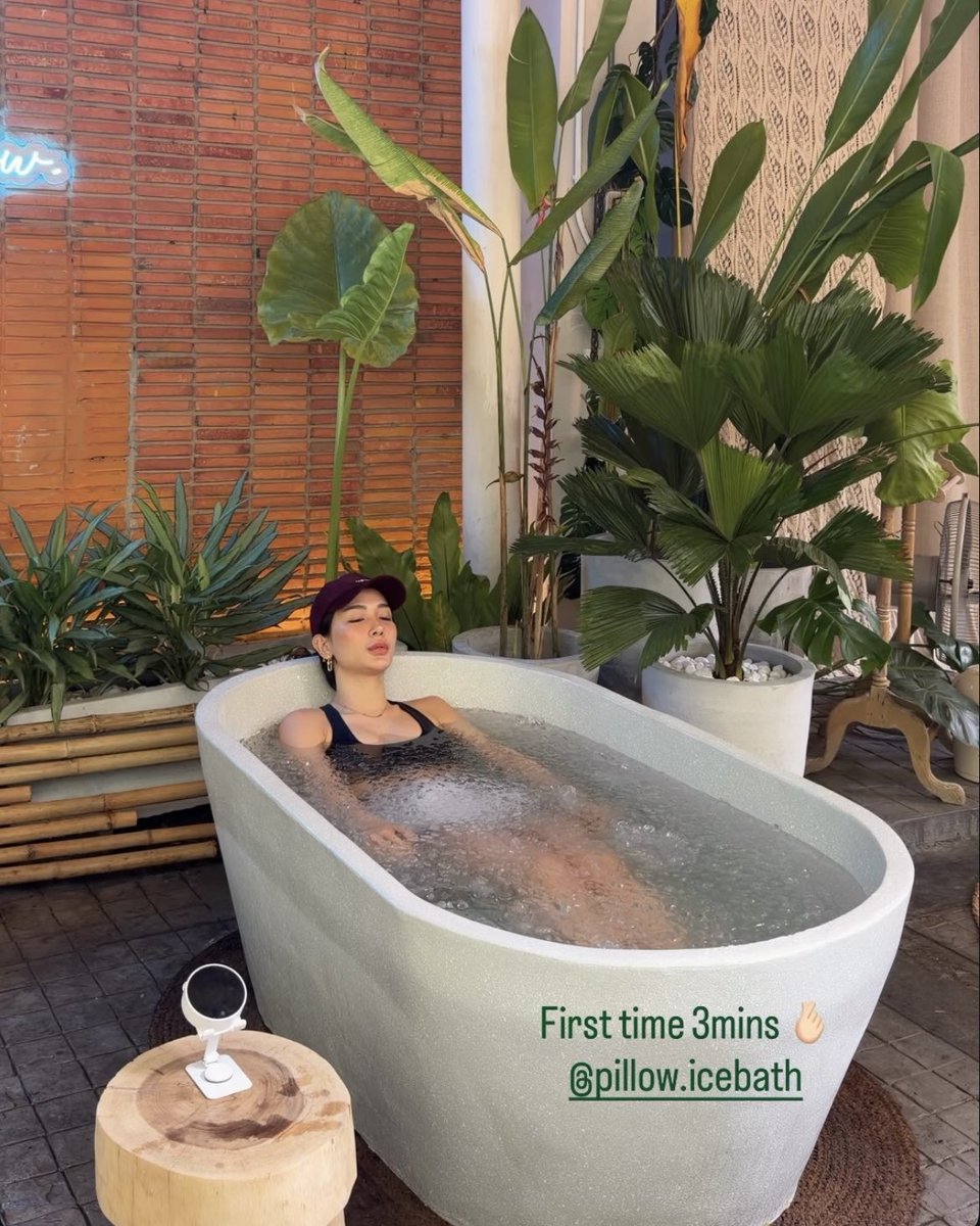 secondmjs's tweet photo. เง้ยยยยย ไป ice bath แย้ว https://t.co/Bc3qRJcBeV