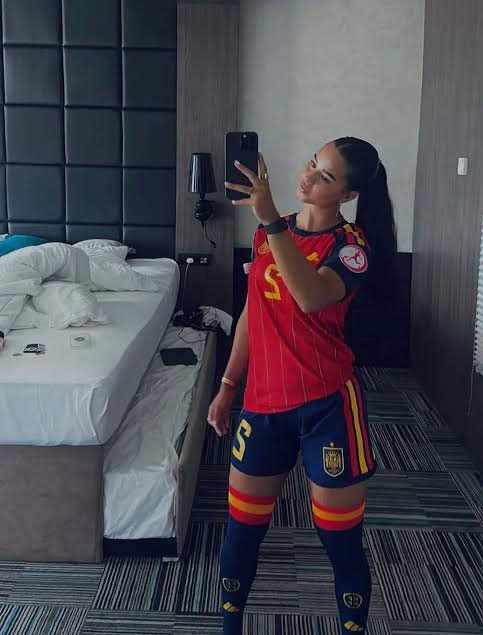 FootyVerseqol's tweet photo. Meet Martina Gonzalez  : the Barcelona Femini talent  she is just 18 years 🥰✨ https://t.co/aiL0eZQr6b