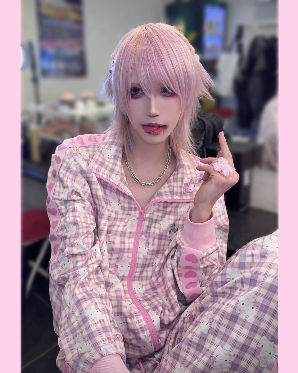 yamitera_'s tweet photo. 【サポートドラムのお知らせ】

■キラ
@killa_nyaon

【ヤミテラ ONEMAN TOUR 関西制圧】
10/09(金) 滋賀 U☆STONE
10/10(土) 京都 MOJO
10/15(木) 神戸 太陽と虎
11/06(金) 奈良 NEVER LAND
11/07(土) 和歌山 CLUB GATE
11/11(水) OSAKA MUSE

各公演の詳細は下記URLよりご確認ください。
https://t.co/ZNIVAwo1LL