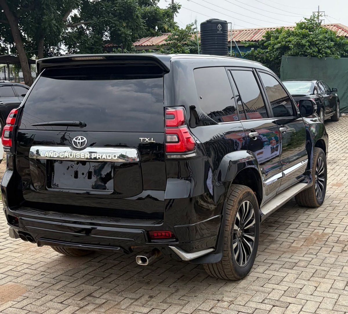 Debargainer's tweet photo. LEXUS GX 460 [UPGRADED]

USED NOT REGISTERED 

PRICE @#14,000,000 https://t.co/9HPQGayerl