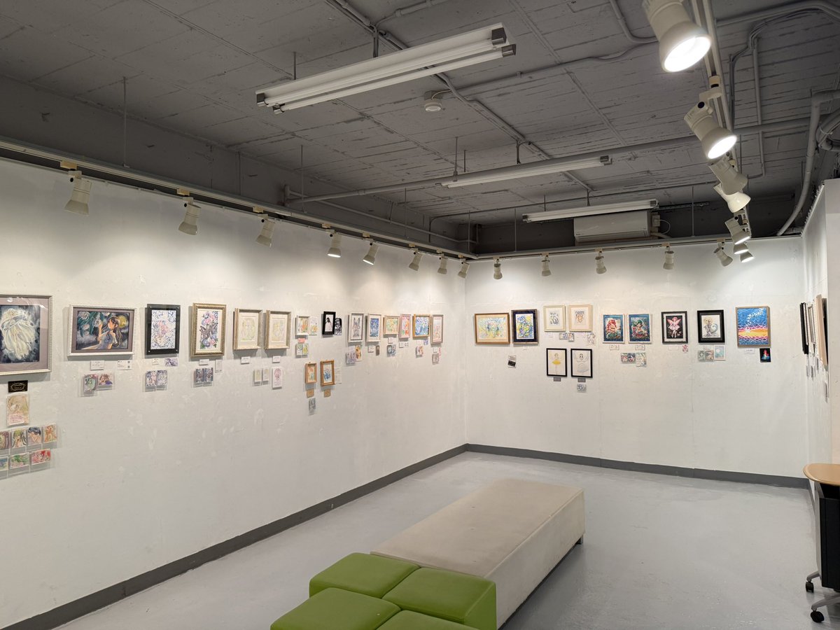 ARTs_LABo's tweet photo. ARTs*LABo 花と妖精・海と人魚｜展示が大体終わりました。未チェック、未調整ですが現在の様子です。キャプション、ATC、プロフィールカードなど何かお気付きの点がありましたらメールにてご連絡下さい。明日7/29 16:00スタートです！　#ARTsLABo https://t.co/pcuOzivna4
