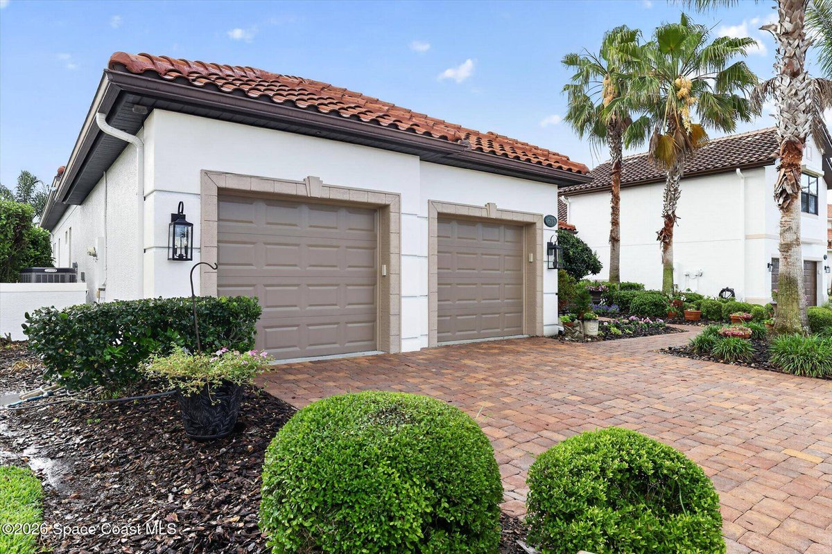 Magnoliaangel80's tweet photo. Just sold! 🎉  

Grateful to help another buyer find the right place to call home. Well‑kept homes like this are still drawing strong interest and selling quickly in today’s market.  

Take a look at the details here:  
https://t.co/6yr1cSO0LK  

#JustSold #HomeSweetHome https://t.co/sSENECHPte