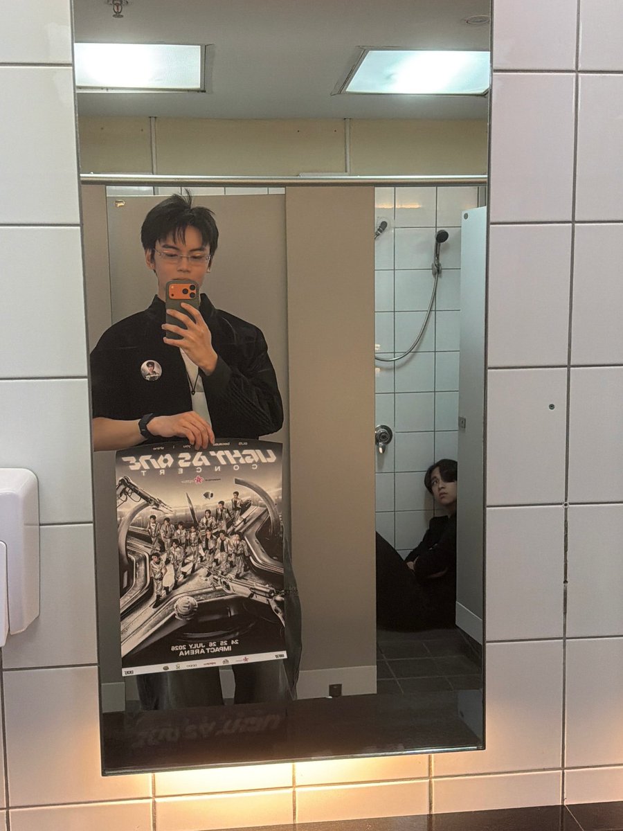 _alwaysluvtjTH's tweet photo. 🌪️ Post IG update 

BUS - One of my inspirations 🤘♥️

⚡️ 28/7/2569
ig : tjprinwat

#TJprinwat #9214KIDS https://t.co/fwLQcW5RQH