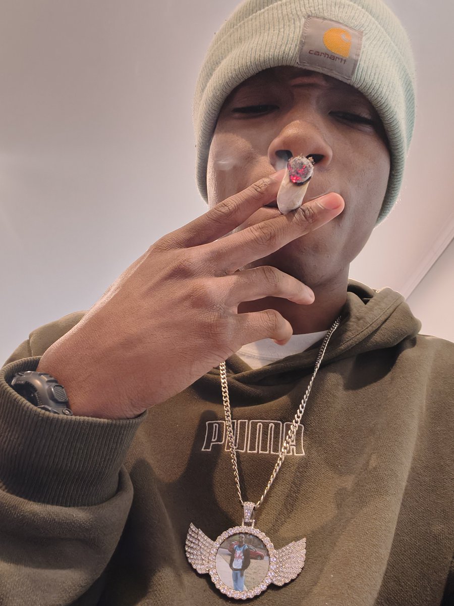 DemetriusW68545's tweet photo. 💨🍃 https://t.co/bUDF4TUf80
