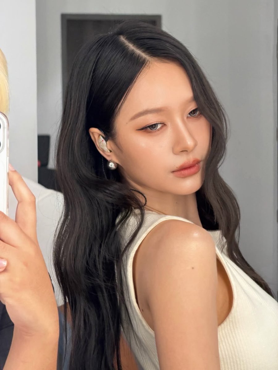 mlmlml0523's tweet photo. 밀크가 여자로 느껴질 때마다 너무 힘들어
물론 그녀는 여자 중에 여자란걸 알지만 https://t.co/70NuBoUAkO
