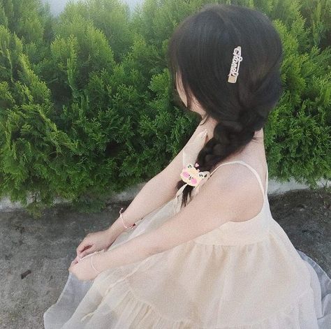 dfgfdgdgdf's tweet photo. Garden day bliss a pastel dress, a braided crown of sunshine, and a moment of pure childhood magic
Ovo https://t.co/wEslt4rGk0