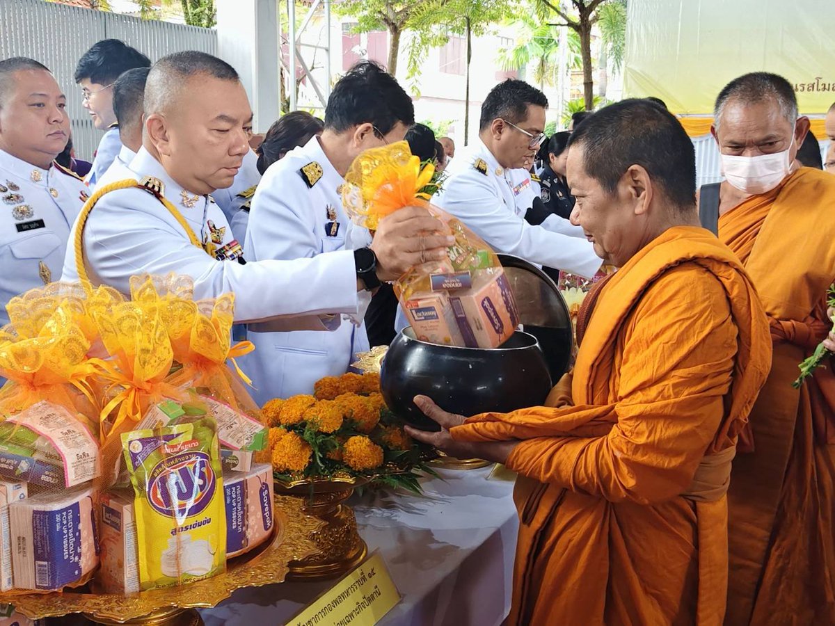 thrpkr1's tweet photo. 🇹🇭💛 กองพลทหารราบที่ 15 ร่วมกิจกรรมเฉลิมพระเกียรติ เนื่องในโอกาสวันเฉลิมพระชนมพรรษา พระบาทสมเด็จพระเจ้าอยู่หัว 28 กรกฎาคม 2569 https://t.co/owCWXgssG4
