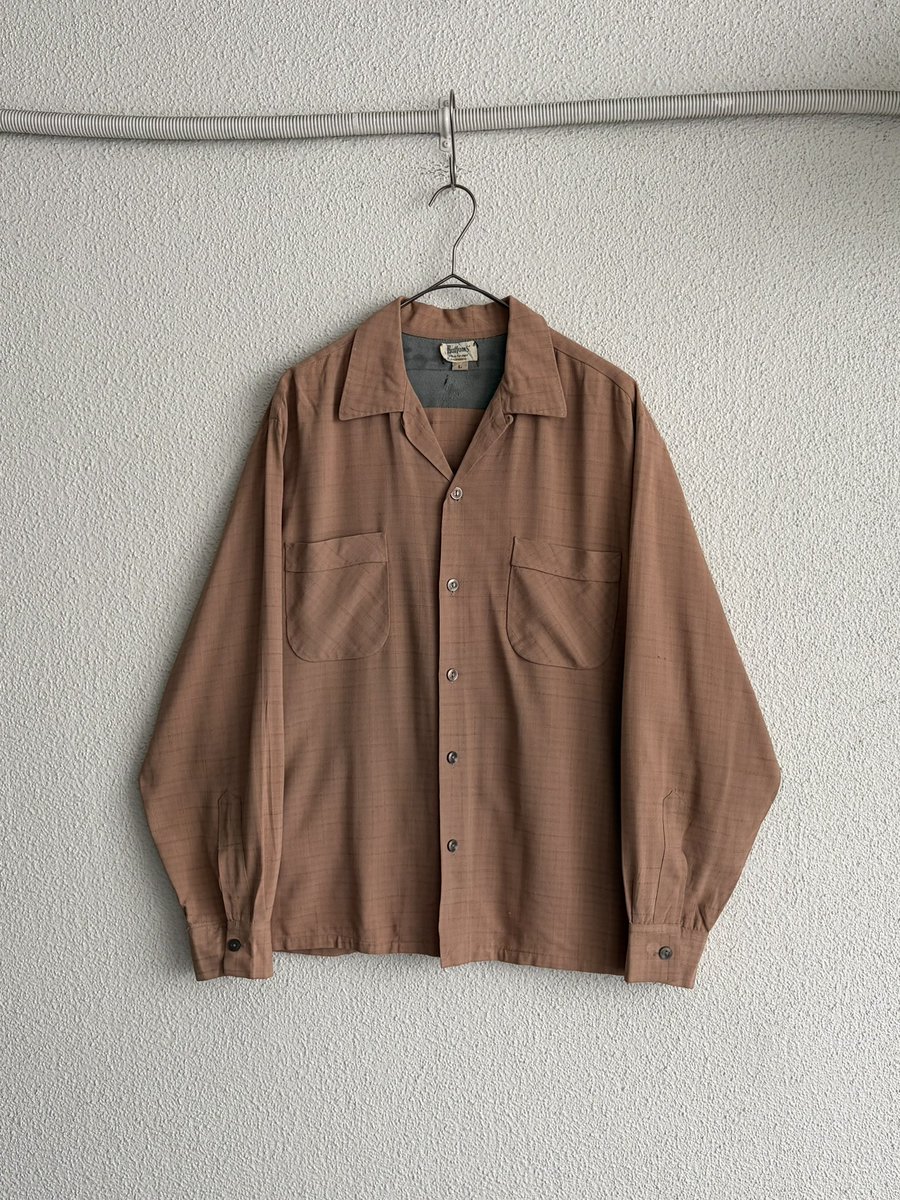ooooo_sendai's tweet photo. 🇺🇸🇺🇸🇺🇸✈︎✈︎✈︎🇯🇵🇯🇵🇯🇵

💥 アメリカ買付新商品大量入荷💥

1950s-1960s "Buffum's" Rayon Shirt 
"Hand Stitch"

商品のお問い合わせはDMにて承ります✔︎ https://t.co/sp4D1x5UcU