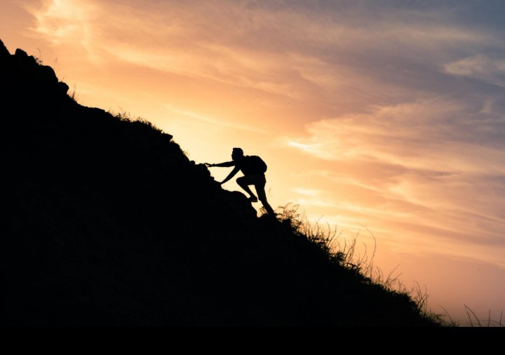 PRICE9y9's tweet photo. The people who win aren't always the smartest or the most talented. They're the ones who keep moving when nobody is watching and when quitting feels easier than continuing. https://t.co/bryOJZTKgC