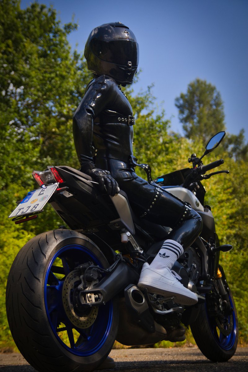 xanes_hunter's tweet photo. Would you ride with me like that? https://t.co/aLe4WfqLIL