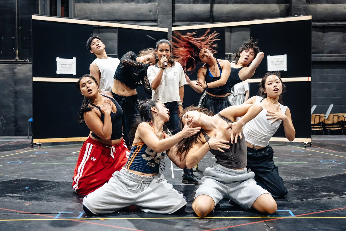 TrafalgarEnt's tweet photo. 👀 Here’s a sneak peek into the epic rehearsals of Death Note: The Musical. The world premiere arrives at the @BarbicanCentre this Thursday! 6 weeks only. Book now⬇️
https://t.co/EZvTjRldoI

📷 DANNY KAAN

#london #theatre #musical #deathnote #barbican https://t.co/EKnYKQlupz