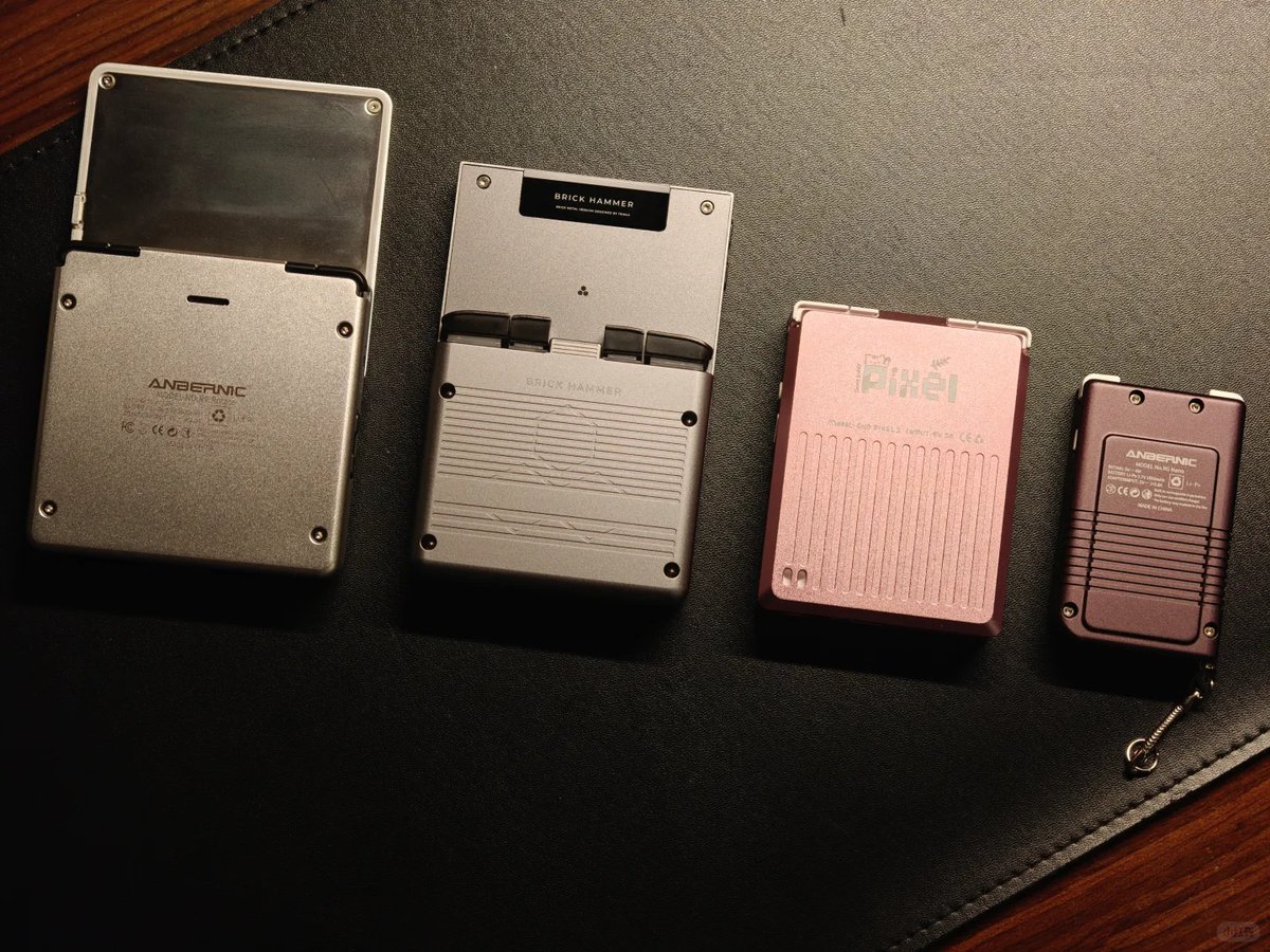 mechdiy's tweet photo. Another cyberpunk metal mini handheld added to my collection!
The Anbernic RG Rotate!
This console has blown up in popularity lately.
Out of all my metal compact handhelds,
most of them are collectible-focused pieces.
#RetroGamingHandheld #GameConsole #PortableGaming https://t.co/swjJkRISxB