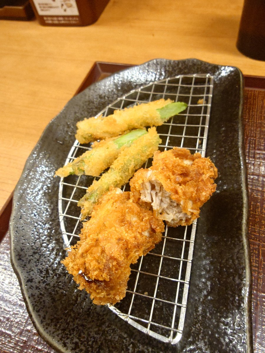 junkie0130's tweet photo. かつやが客離れニュースになってたけどかつ庵食べた事ないから食べて来た😄
ヒレカツはダメだな❌
けど黒豚ロースカツ定食は約1000円でこのとんかつならアリだね👍
ここ豚汁美味いね😄 https://t.co/Ocb04dl000