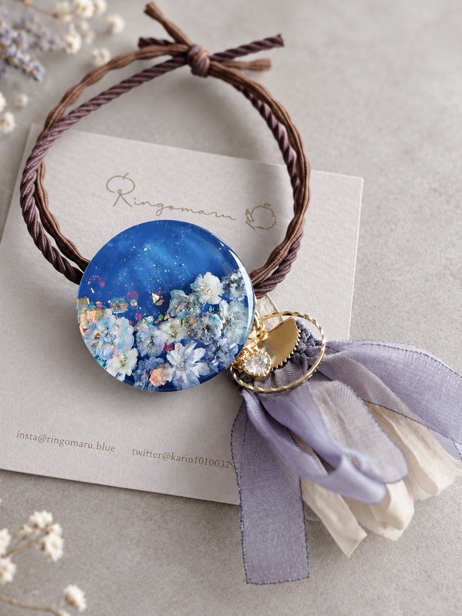 karin10100329's tweet photo. Blue accessory𓍯

暑い日が続きますね！

私も最近は、まとめ髪の日が増えてきました𓂃✳︎
ささっと髪をまとめるだけでも、 お気に入りのアクセサリーをつけると気分が少し上がります𖧷

#レジン https://t.co/ESZUK5jFEv