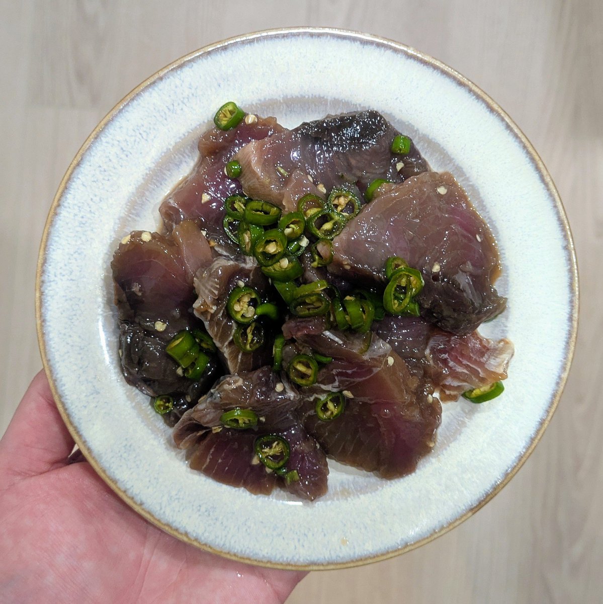 yarukinasu1005's tweet photo. SNSで見かけてからハマってるカツオの青唐辛子漬け。ほんと、美味しい。日本酒を飲みたくなる。ちなみに、醤油とみりんのみ。 https://t.co/mKv4Ds5fjl