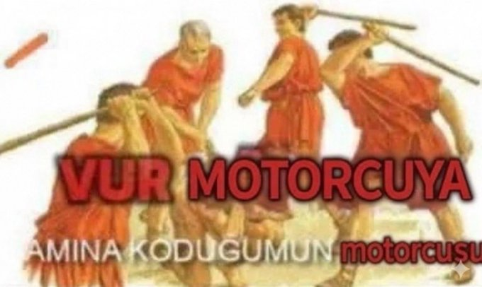 mratifer's tweet photo. @siyahsancakx Olayı anlamadım ama motorcu haksız ya https://t.co/uhf4NM940c