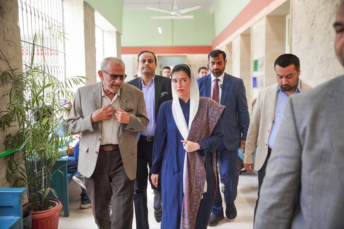 AseefaBZ's tweet photo. Visited Spencer Eye Hospital, Lyari, which has been transformed under the leadership of Mayor Karachi @murtazawahab1 and the Government of Sindh through a Public Private Partnership model.

Originally built in 1940, the hospital has been beautifully restored while preserving its heritage. Today, its daily OPD has reached around 4,000 patients. Every service is provided free of cost, and since April 2026, more than 700 laser and other procedures have been successfully performed.

Appreciate the dedication and hard work of the entire team of doctors and medical staff for their outstanding service to the people.