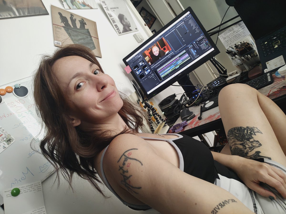 AfterCreditsYT's tweet photo. Finished excercising, time to edit! 🤩

Next episode is arriving tomorrow at 8pm CET with the fantastic JB Blanc 🎉🎉

#videoeditor #videoediting #creator #podcasthost #podcasting https://t.co/CYcJPnxGZI