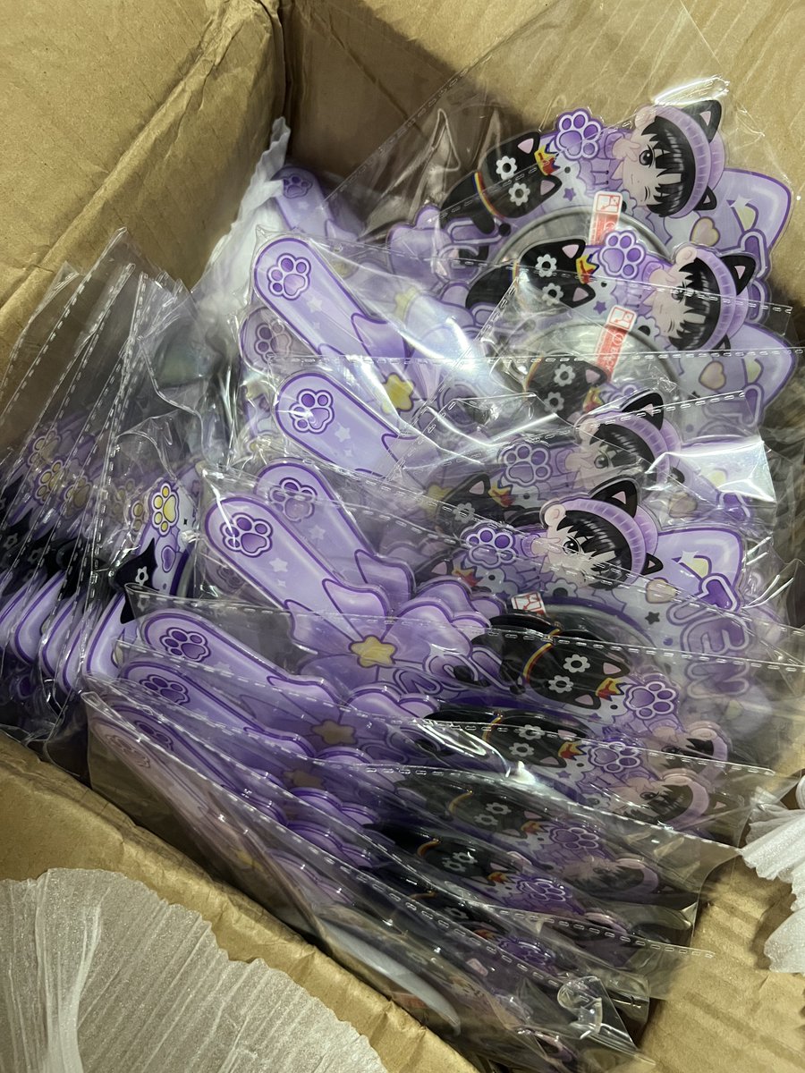 amitoey's tweet photo. ทุกคนมันน่ารักมาก 😭💜🫶 สั่งมาเยอะเลยเราว่าทำแจกคอนน้องเตนล์แต่ของมาไม่ทันติดด่านก่อน มาเล่นกันเถอะะะ
(เตนล์มีงานที่ไทยอีกได้ไหมจะขนไปแจก)

#TEN_ถ้าไม่คิดอย่าทำให้คิด https://t.co/8X4qSVO4fm
