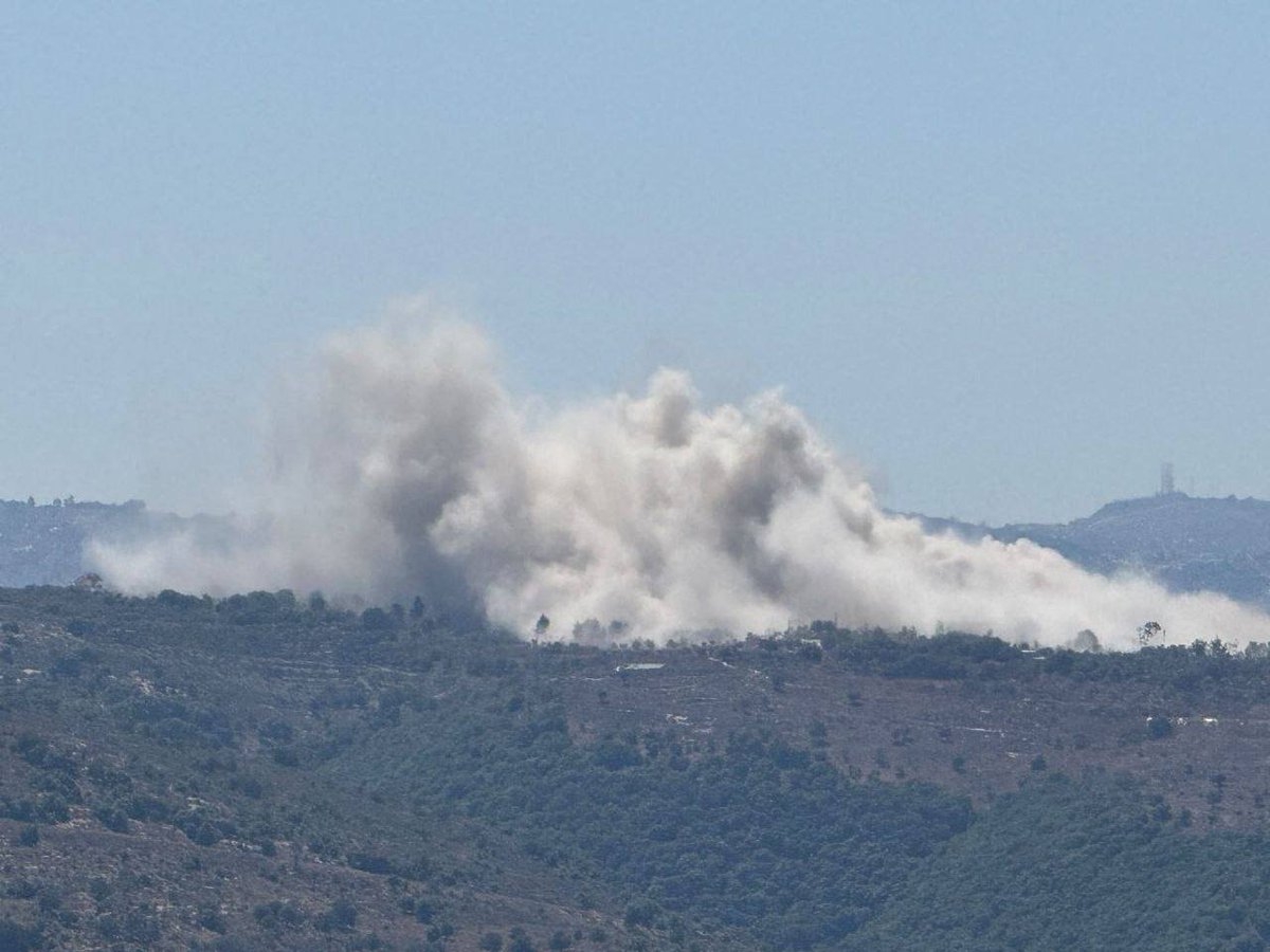 N0_hizbollah's tweet photo. حزب إيران يسبى يوميا 

قصف مدفعي مستمر يستهدف مرتفعات علي الطاهر وحولا
وتفجير عنيف لنفق بين بلدتي القصير ودير سريان. https://t.co/WJtk3u8yKC