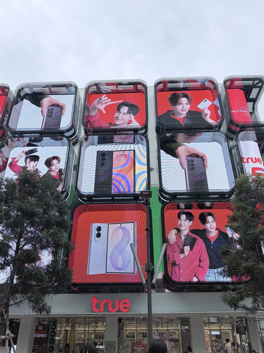 princemeowrekk's tweet photo. ภูมิใจมากๆ ♥️ @jnnrrs @Markjrtn 

#Truedtac5G #JuniorMarkBESTwithTRUE5G #GalaxyZFold8 #GalaxyUnpacked #Samsung https://t.co/UJq6dqZhAO
